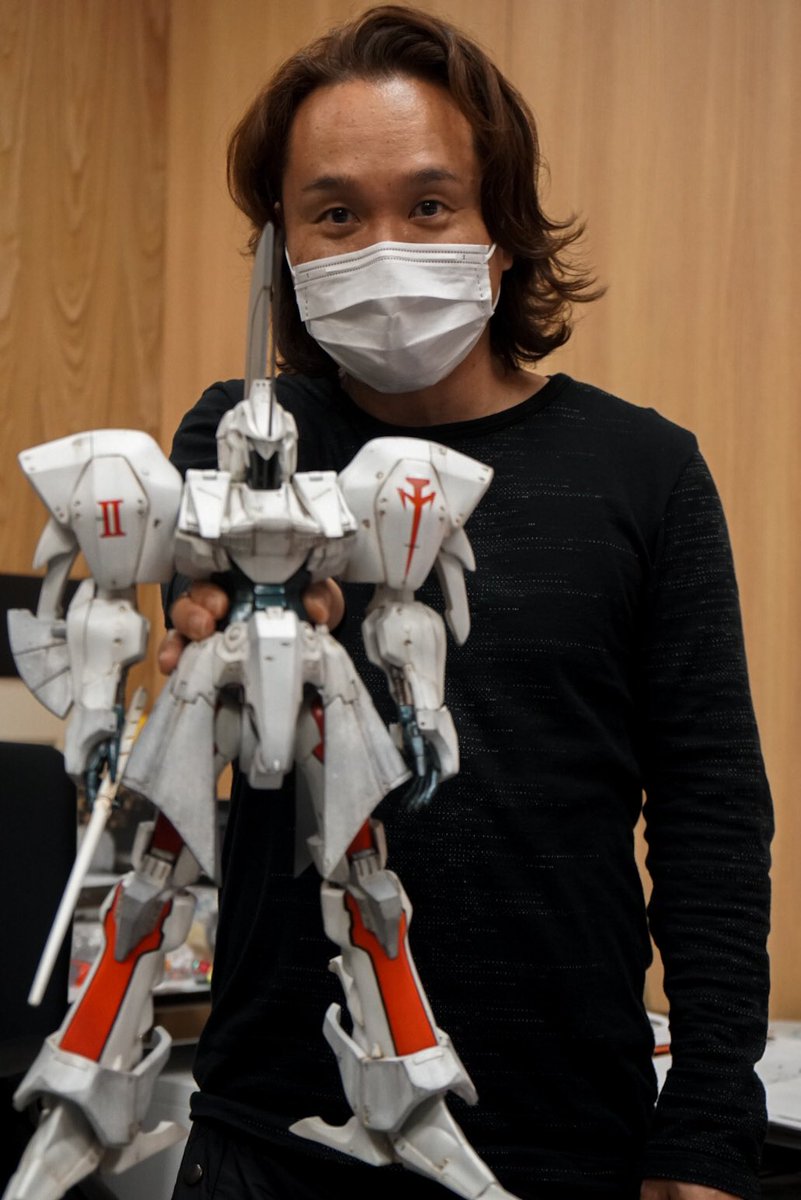 アクロニウムのJ47A-WSと… 1/35 レッド ミラージュ？ これ体型とトサカ