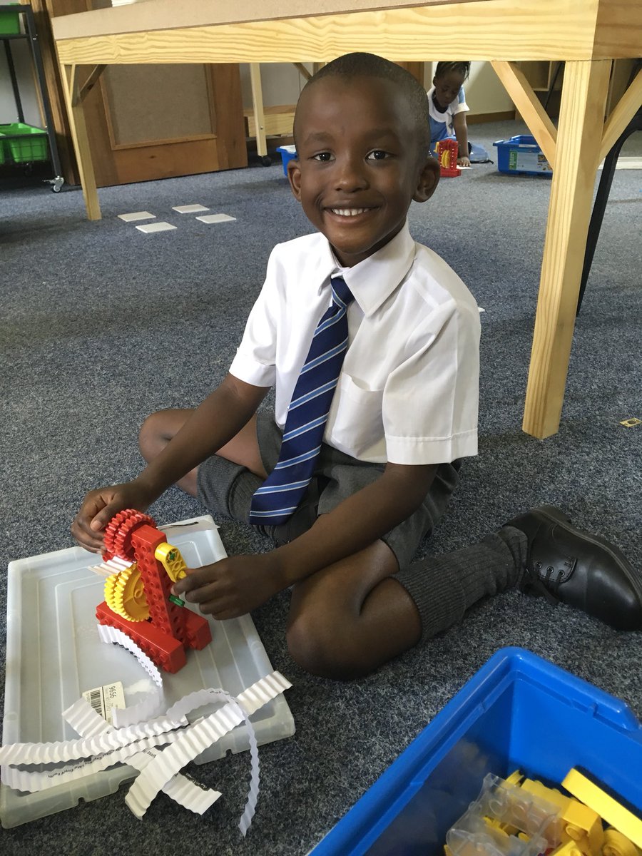 OwlJustine's tweet photo. We made crimping machine and then got creative with our crimped paper strips @ParklandsTweet #Duplo https://t.co/Z7bMV5ifsp