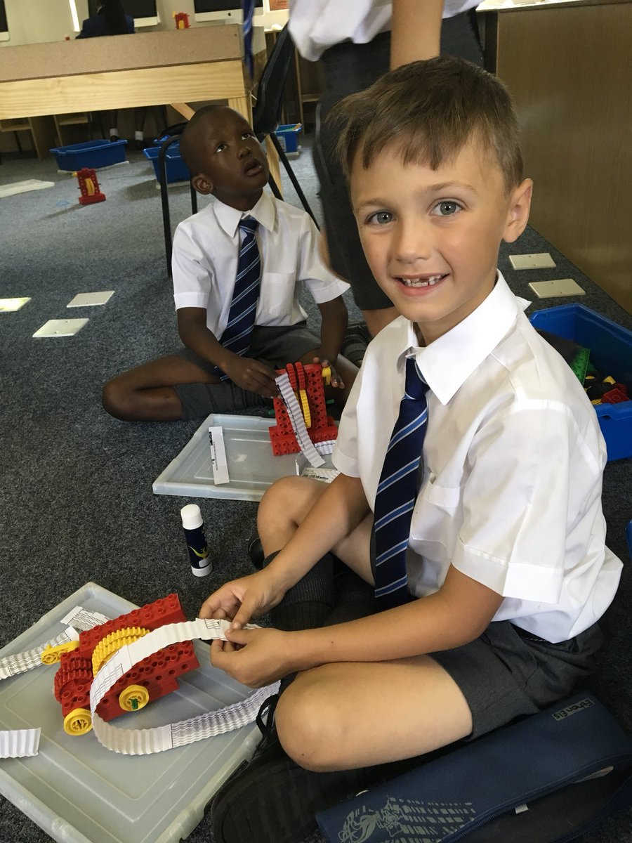OwlJustine's tweet photo. We made crimping machine and then got creative with our crimped paper strips @ParklandsTweet #Duplo https://t.co/Z7bMV5ifsp