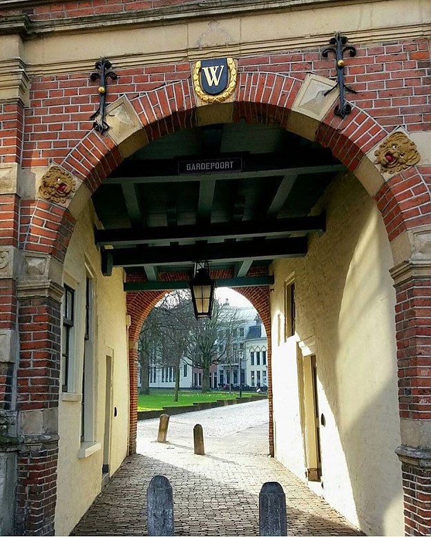 Wat leuk. Groninger Internet Courant heeft mijn foto gebruikt van De Gardepoort voor hun item 'Groningen in beeld'.