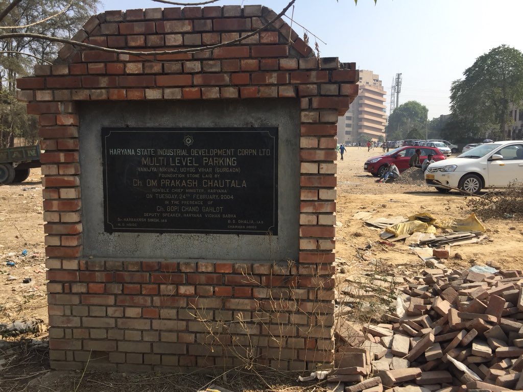 Such an awesomely built multi level car parking in #Udyog #Vihar #Phase V Inaugurated in the year 2004 <a href="/hsiidc/">HSIIDC</a> <a href="/cmohry/">CMO Haryana</a> <a href="/mlkhattar/">Manohar Lal</a> <a href="/Rao_InderjitS/">Rao Inderjit Singh</a> <a href="/Umesh4BJP/">Umesh Aggarwal</a> <a href="/DC_Gurugram/">DC Gurugram</a> @Gurugram4BJP Streets could be free of road side parking if this is built!