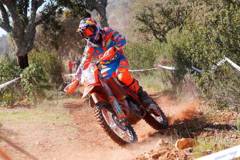 Cambios en los calendarios del <a href="/rfme_cev/">RFME CEV</a> y del #ctoespañaenduro rfme.com/web/noticia/27… <a href="/deportegob/">CSD</a> @LaLiga4Sports