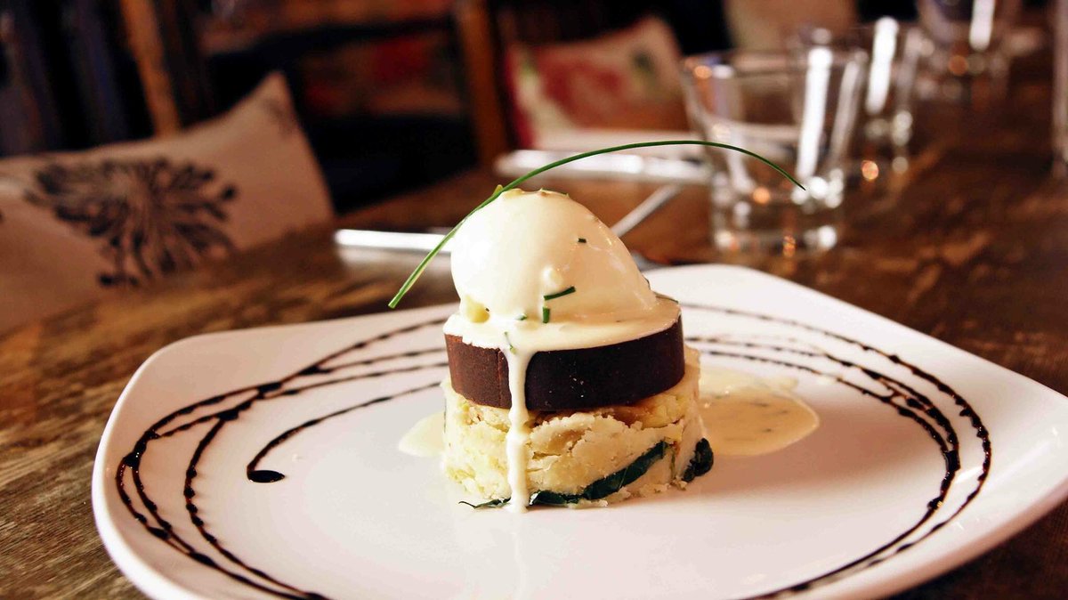 Bookings are now being taken for Mothers Day on Sunday 11th March.

You can book your table here > bit.ly/2faVSyw