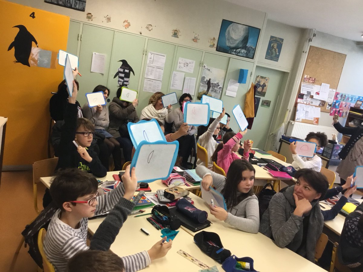 FinckC's tweet photo. Les parents participent aussi ! #forumatice @cmmoumouvend10 https://t.co/odendKXRaq