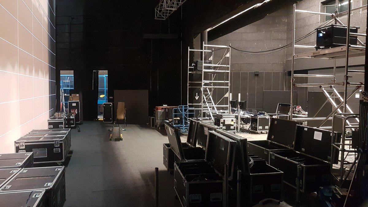 Bahuaud44's tweet photo. AMRAE2018 @Barco #BarcoHDX #Resolume #ROEvisual #MidasM32 #MAlighting @Blackmagic_News #Blackmagic #Evision #Folsom #ImagePRO #RGBlink #Risk #AEDgroup #VLS #Mprod #Robelighting #Marseille https://t.co/nNPCJOtebF