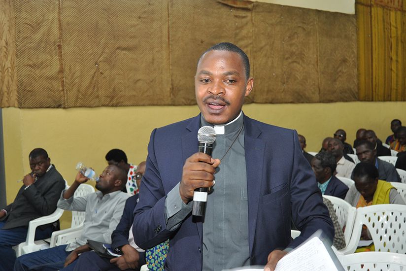 NewTimesRwanda's tweet photo. Minister for Education @IMunyakazi calls on parents, teachers, local leaders and education officers to work together to avoid students dropping out of school, repeating classes, and getting unwanted pregnancies. 

Read more: https://t.co/pfgkrurSXO @Rwanda_Edu https://t.co/KdqthDVfQl