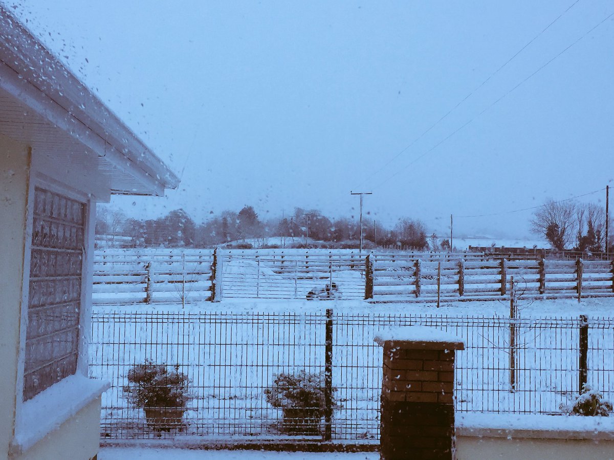 AMOH_Derry's tweet photo. Working from home in Derry today and woke up this morning to lots of snow #whenissummercoming https://t.co/RbIKyqRb26