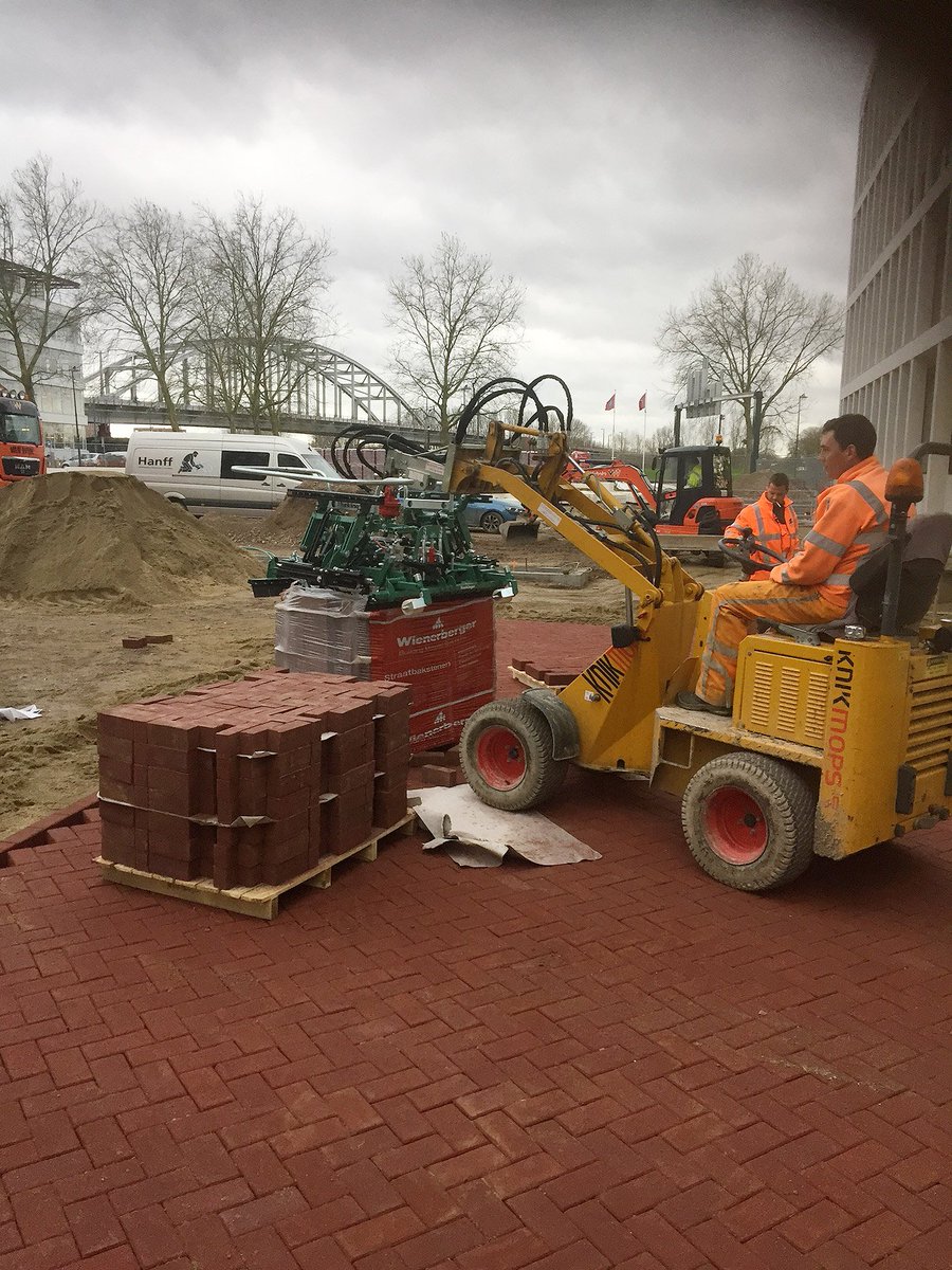 Nimatech_bv's tweet photo. Hanff Bestratingen breidt vloot uit met Hunklinger klem - Nimatech https://t.co/FPgIWLIkuG via @Nimatech_bv https://t.co/yYn8JGaiBh