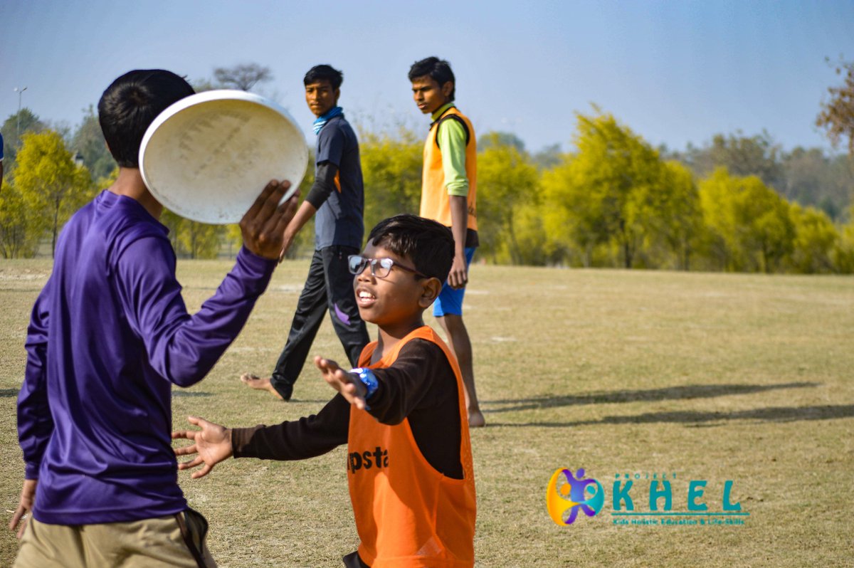 ProjectKHEL's tweet photo. And the training of the next generation has started! 
#playfordevelopment #playmatters #playforpeace #ultimatefrisbee #frisbeeisultimate #sportfordevelopment @IndiaUltimate @delhi_ultimate https://t.co/LxaenXSzzW