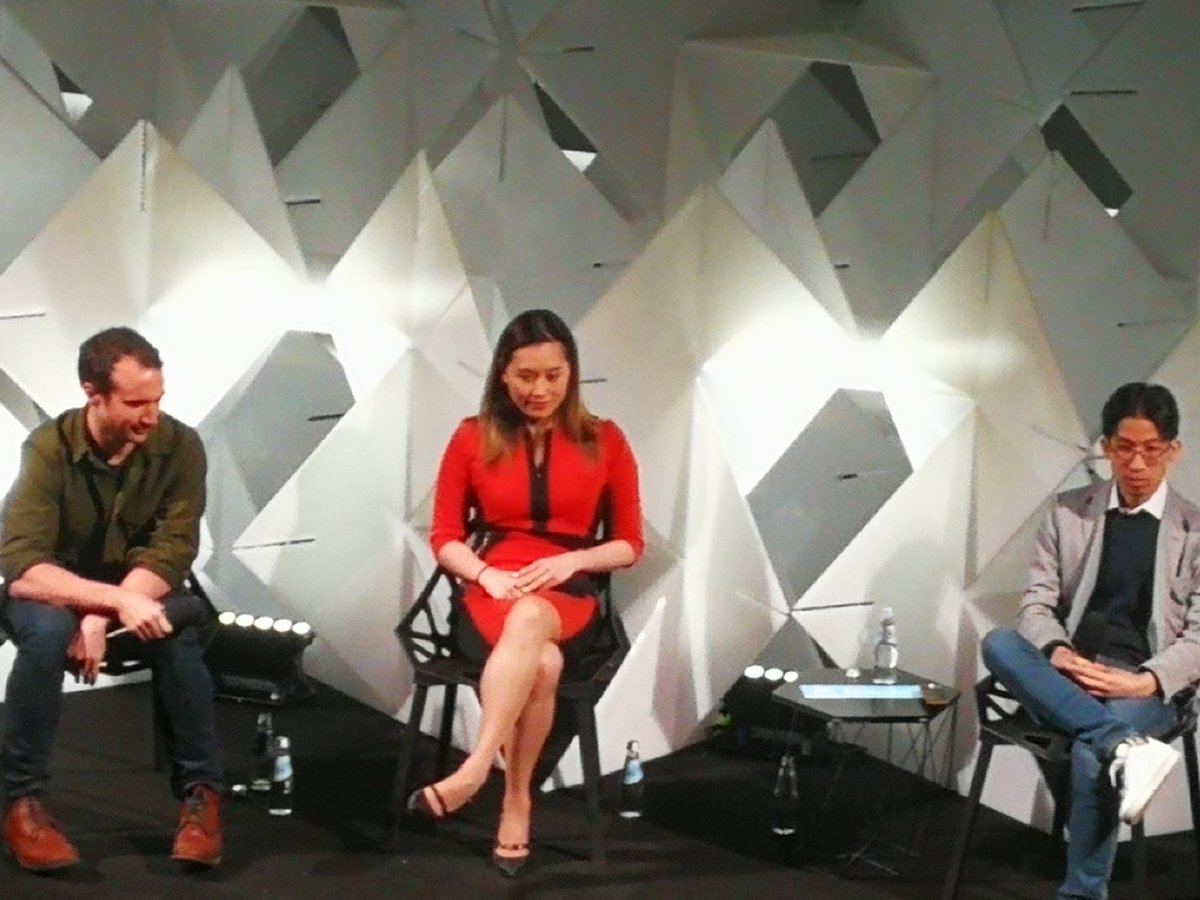 mahoney_magic's tweet photo. Today's panel = What are the BEST things about the Valley?
#serendipity #networkeffect power of ideas and people on tap. #density factor ftw. @TechChill #techchill18 #baltic #braintrusts ✨✨✨#superhero stage #tech @500Startups @ycombinator @CraigCannon https://t.co/l4YPJNP0gs