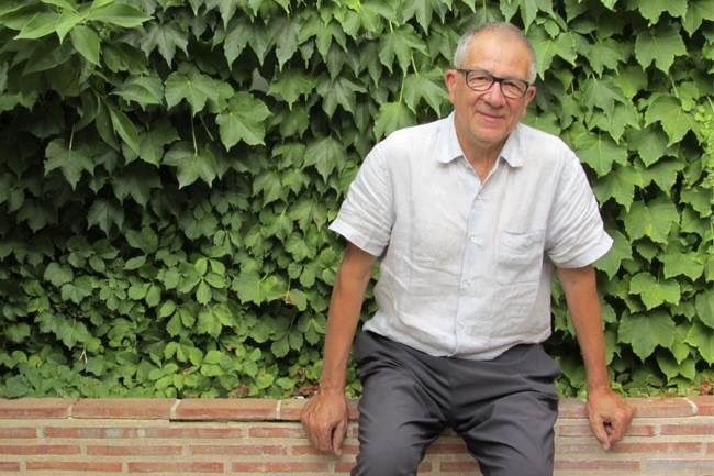 ClickAlMercat's tweet photo. Vos presentem al primer membre del #JuratClicker!! 📸 Pep Benlloch: director del "Máster en #fotografia” de la @UPV, va ser professor titular de la Facultat de #BBAA i director de @espaivisor de 1982 a 2009. +info i bases en https://t.co/GCgXURCOw8 ClickAlMercat #VineiFesClick!! https://t.co/HPgBdafKPE