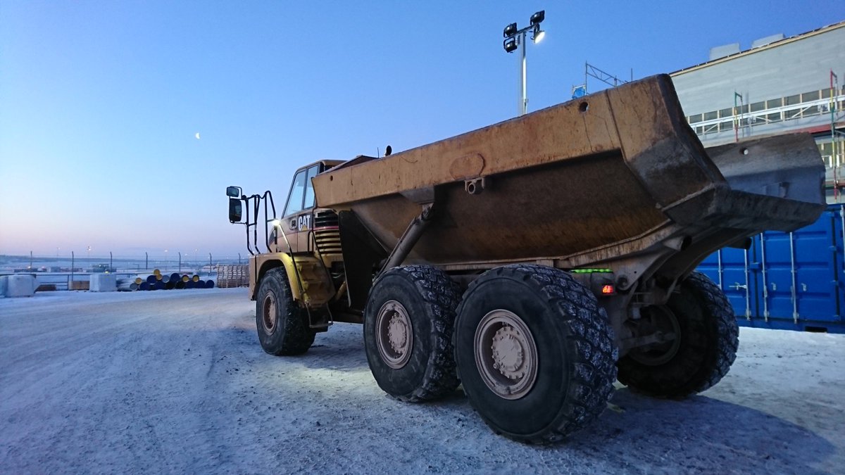 ImageBlue's tweet photo. Det gick ner nästan 300 liter diesel idag igen! #CAT730 #Caterpillar #Arlanda #ESSA #ARN #ImageBlue #CAT #diesel (@ Stockholm-@Arlanda Airport in Märsta, Stockholm) https://t.co/X3U8kRTjG1 https://t.co/lrFTmVvi22