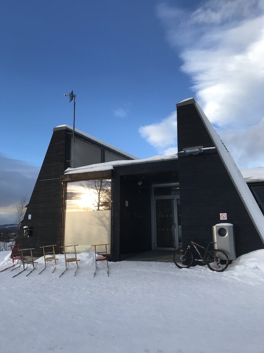SMARTLOG_Norge's tweet photo. Logistikkmiljøene på NTNU og SINTEF til stede på den 44. Røroskonferansen til Logistikkforeningen. Årets tema: Omstilling og digitalisering. @OlaStrandhagen https://t.co/0YUXrGZXCN