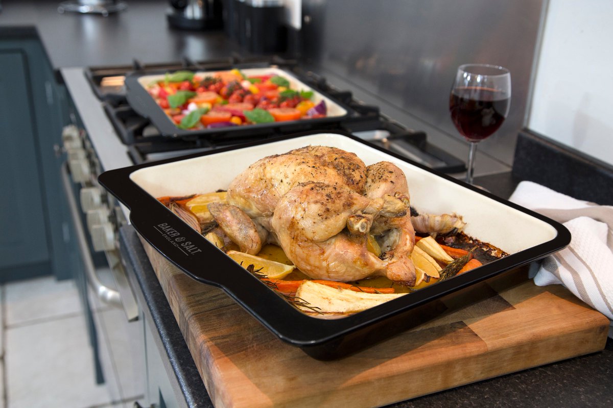 Very proud to have won the #Bakeware #Innovation #Award <a href="/HousewaresInnov/">The Housewares Awards</a> this week for <a href="/BakerandSalt/">Baker&Salt</a> vitreous #enamel #oventotableware collection. The team were on hand to accept the award on Monday night &amp; celebrate the #win! #cooking #baking <a href="/MadeinBritainGB/">Made in Britain</a>