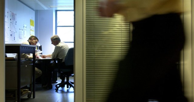 Uit onderzoek van het rekruteringsbedrijf Robert Half bij duizend Belgische bedienden blijkt dat bijna de helft van de werknemers (48%) uitkijkt naar een andere job in het komende jaar. <a href="/fbruggeman_rh/">Frédérique Bruggeman</a> @roberthalfbe bit.ly/2nTn6dA