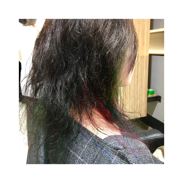 AlamodeCentre's tweet photo. インナーカラー✂️.
stylist 津野 正也.
#美容室 #アラモード #サントル店 #インナーカラー #マニキュア #イルミナカラー  #イゴラ #個性的カラー #奇抜カラー #FF #ティナ https://t.co/FOD9yS0Eft