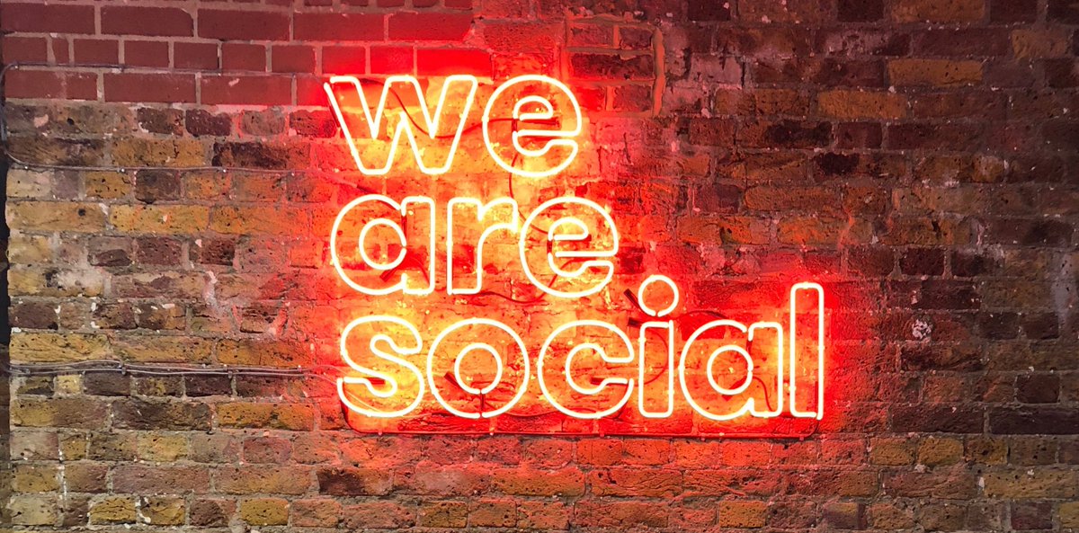 TheOasisHR's tweet photo. A huge thank you to @wearesocial for hosting yesterday’s #HRLeadershipThinkTank on #EmployerBranding. Awesome having @googledave along to add some serious colour to the debate - amazing insight & engaging story telling #employerbrand #hrnetworking #HRLeadership #HRTTS https://t.co/gBmLw6a5hl