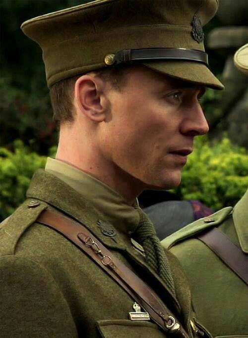 __sleepingdea's tweet image. 9. Captain James Nicholls ( War Horse, 2011)
