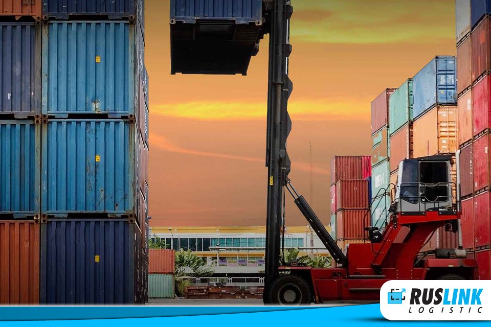 ruslinklogistic's tweet photo. Uzman ve profesyonel kadrosuyla Ruslink Gümrükleme; karayolu, deniz ve hava yolu ile gelen ürünlerin gümrüklenmesinde size komple hizmet sunuyor. #gümrük #custom #dışticaret
https://t.co/tXK1yPWcLI https://t.co/wvnNVcTjyp