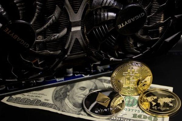 CryptoDaily_EU's tweet photo. Nvidia nadmašila vlastita očekivanja za Q4 https://t.co/kBwm7GfKkL https://t.co/0C3CXeE3rl