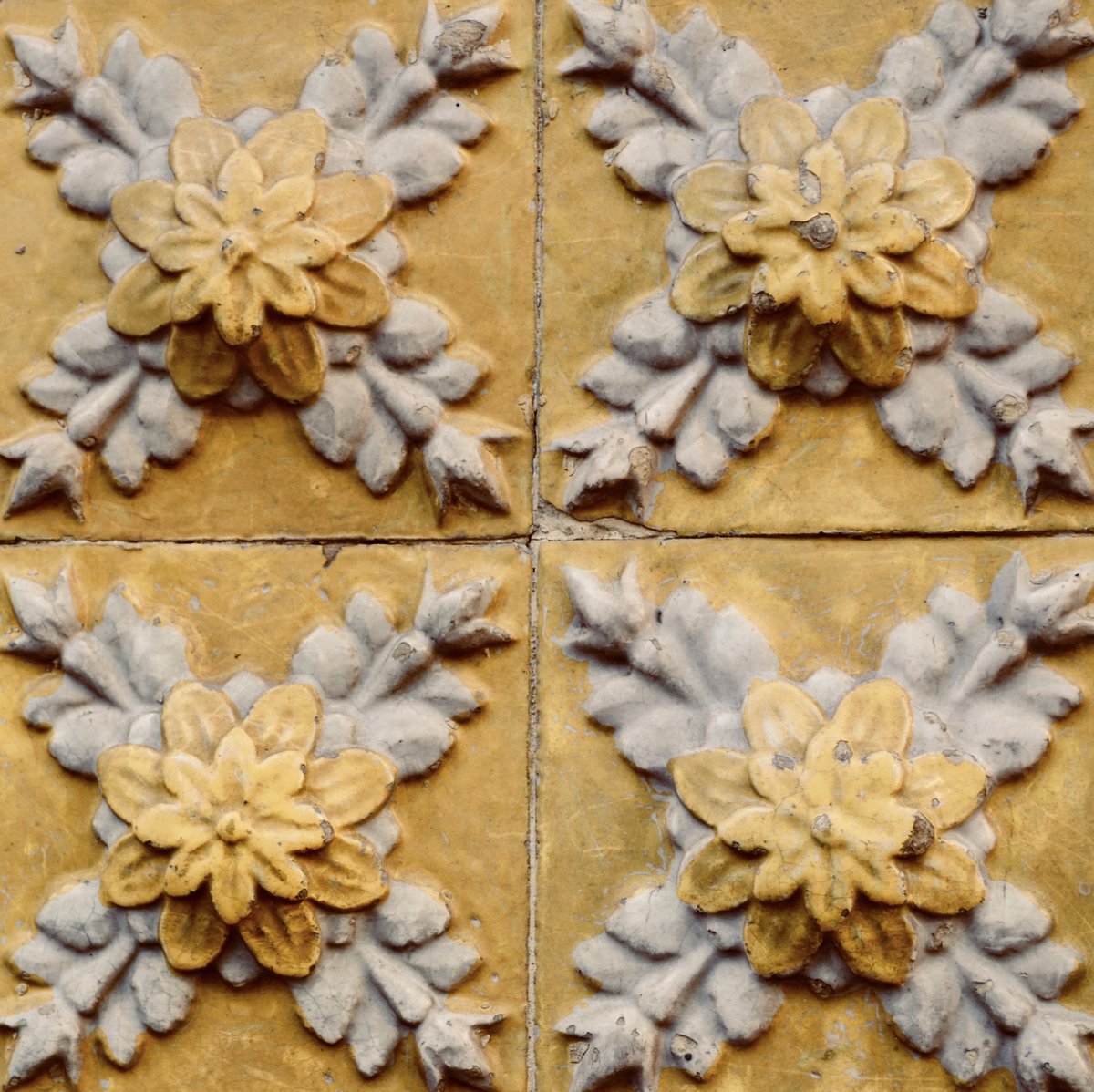 atelieramoura's tweet photo. Oporto siempre nos inspira... #inspiration #colortrend #deco #architecture #beautifulfacade #vintagetiles #azulejos #interiordesign #atlanticstyle #slowtravel #trends #design #interiorismo #porto #inspiringdesign #diseñosqueinspiran https://t.co/TDmzFehWqo