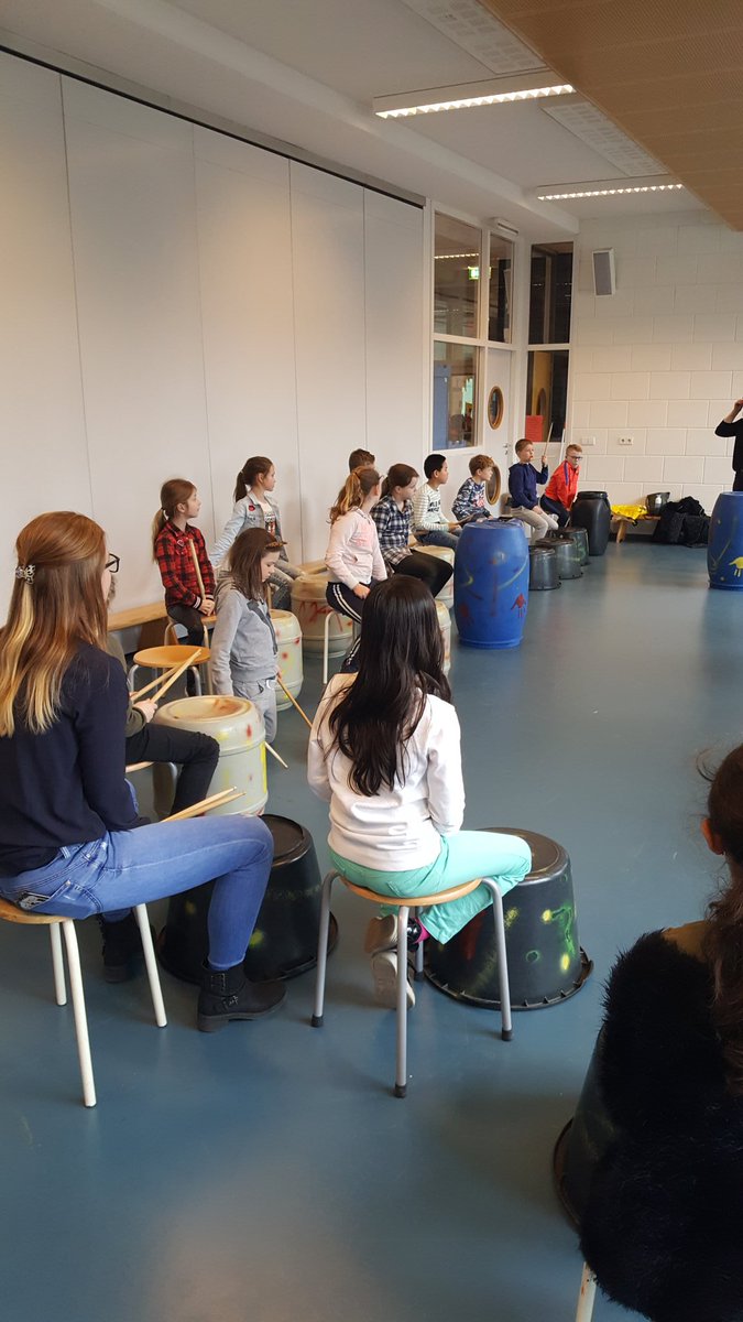 Laatste dag van onze lustrumweek. Muziek is het thema. <a href="/SpectrumSKOP/">HetSpectrum</a>