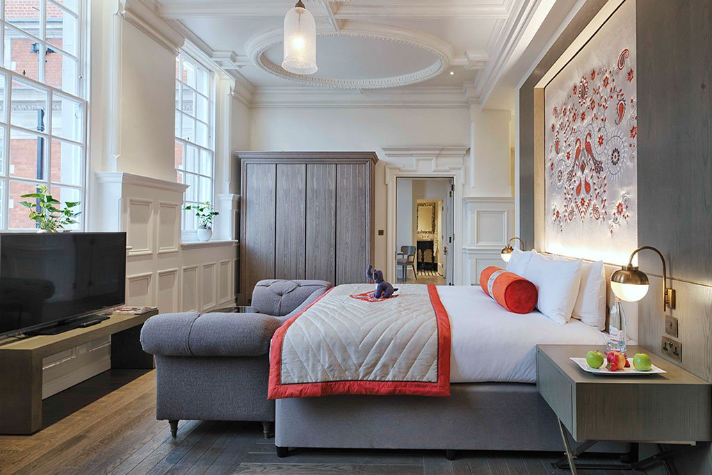 countryandtown's tweet photo. Our #HotelOfTheWeek is the @TheLalitGroup Tooley St, #London - Opt for a #suite if you’re feeling #indulgent and fancy an #ImpressiveView of @TheShardLondon
https://t.co/t9qNxvI4Jq https://t.co/tXOZygZEXa