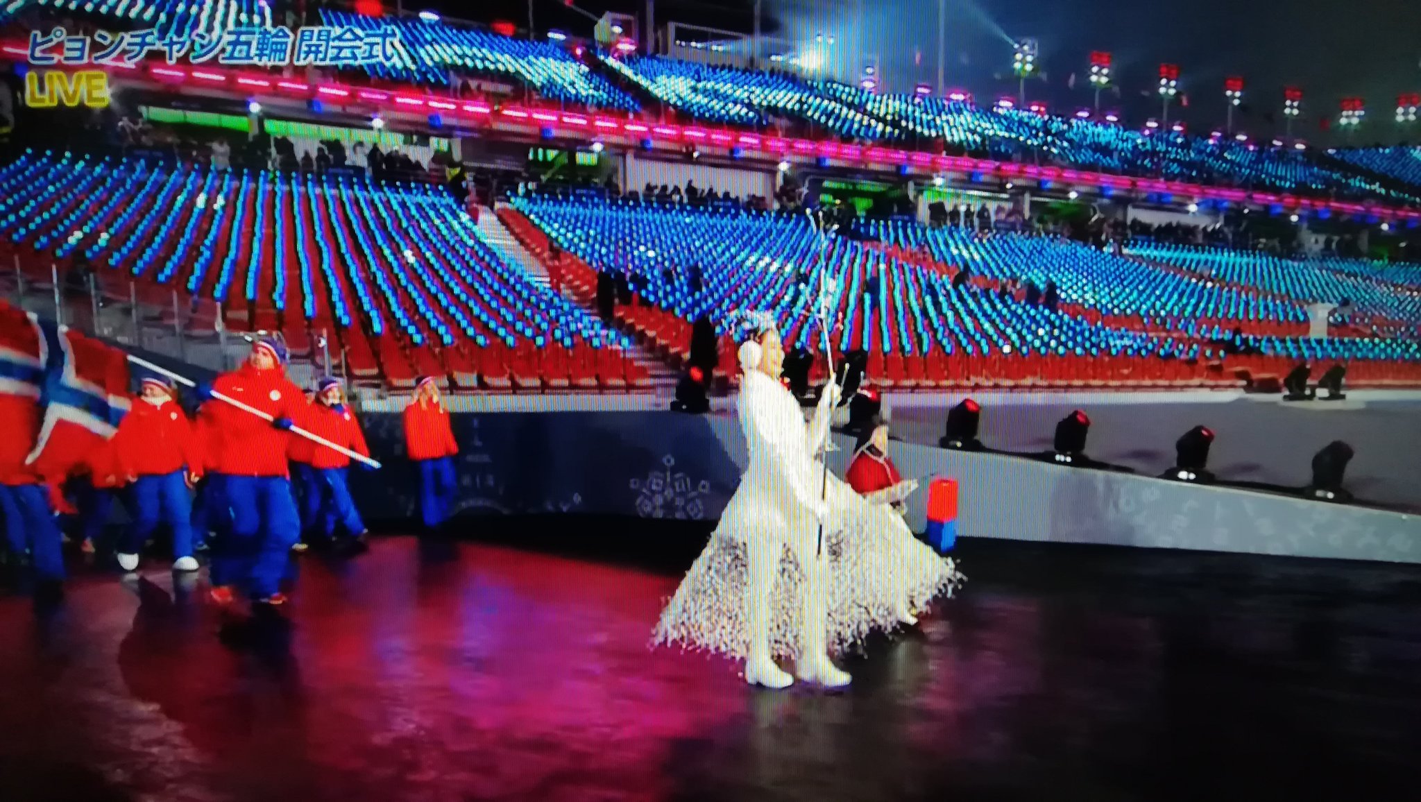 Walter White 平昌オリンピック 開会式だけど これ席があいてるのか あけてるのかどっちなんだろう 開会式でこれだと マイナー競技はもっとガラガラなんじゃなかろうか T Co Elsjs4y3vn Twitter Walter White 平昌オリンピック 開会式だけど これ席があいてるのか あけてるのかどっちなんだろう 開会式でこれだと マイナー競技はもっとガラガラなんじゃなかろうか T Co Elsjs4y3vn Twitter