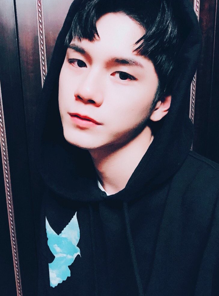 825X121O's tweet image. the dark and the light 🌞✨