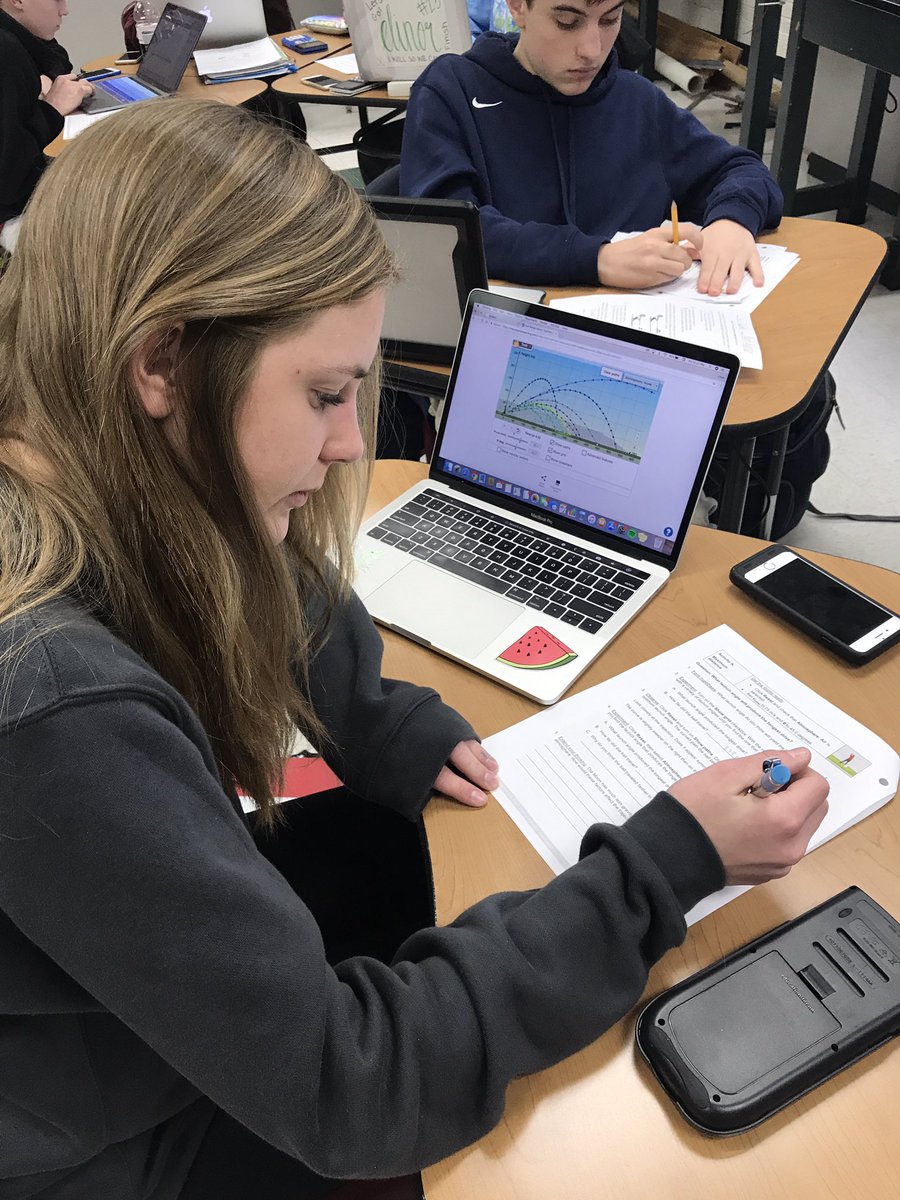 MsFusinaChem's tweet image. Testing out our golfing skills with @ExploreLearning to practice #ProjectileMotion 🏌 #SaintsLearn #PhysicsFirst