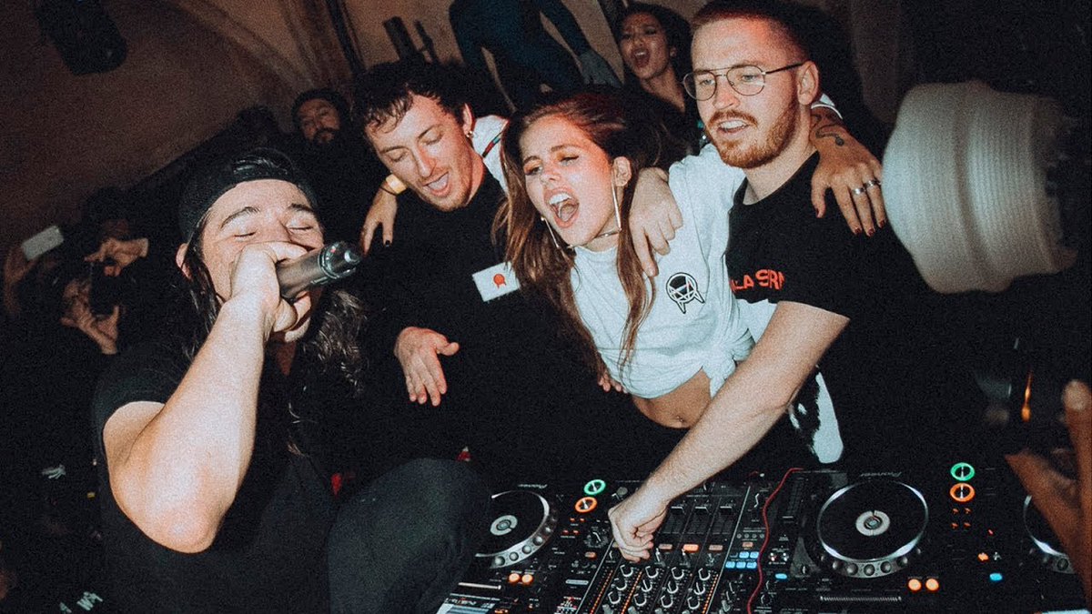 T‿T

<a href="/Skrillex/">Skrillex</a> in Japan seems reaaaally fun. Watch this very fun doc about it. thefader.com/2018/02/09/skr…