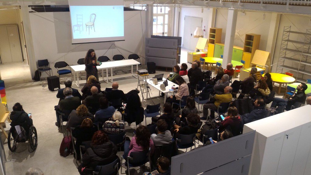Cattimpa's tweet photo. @GiuliaDeMartini racconta il fablab del Tag di Milano durante Open Innovation Event,Siracusa @TechTownEU @Urbact_IT https://t.co/r91Gtq1cVp