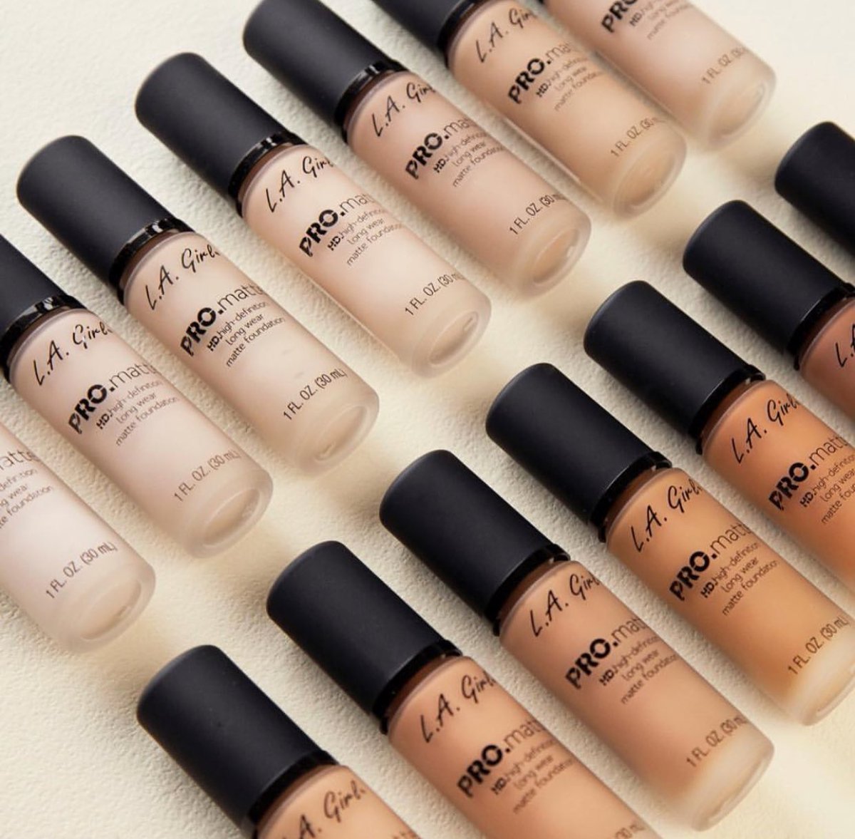 Trendmood's tweet image. Available Now! LINK ▶️ bit.ly/2sksYCe Online @ultabeauty (it's back on the website)....The NEW @lagirlusa #ProMatte #Foundation 🙌🏻🙌🏼🙌🏽🙌🏾🙌🏿 $8.99 14 shades (at Ulta only 8 available for now)