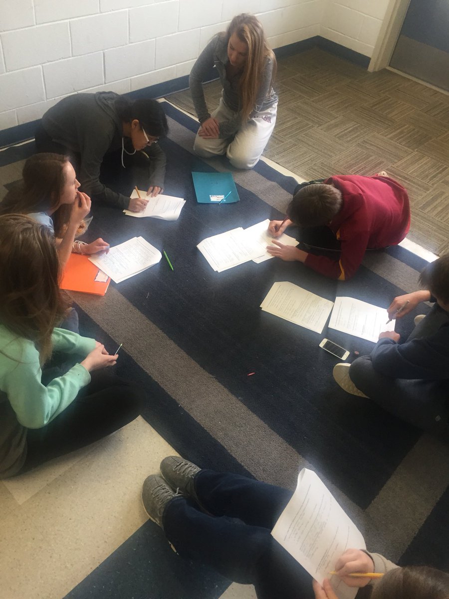 OdellBlanco's tweet photo. Doing a Jigsaw activity during Health today. Each person in the group is assigned an article about ‘Individual Health Components’. Then as the “Expert” of that topic they relay the information back to their group. #Collaboration https://t.co/Imz5zQCt7w