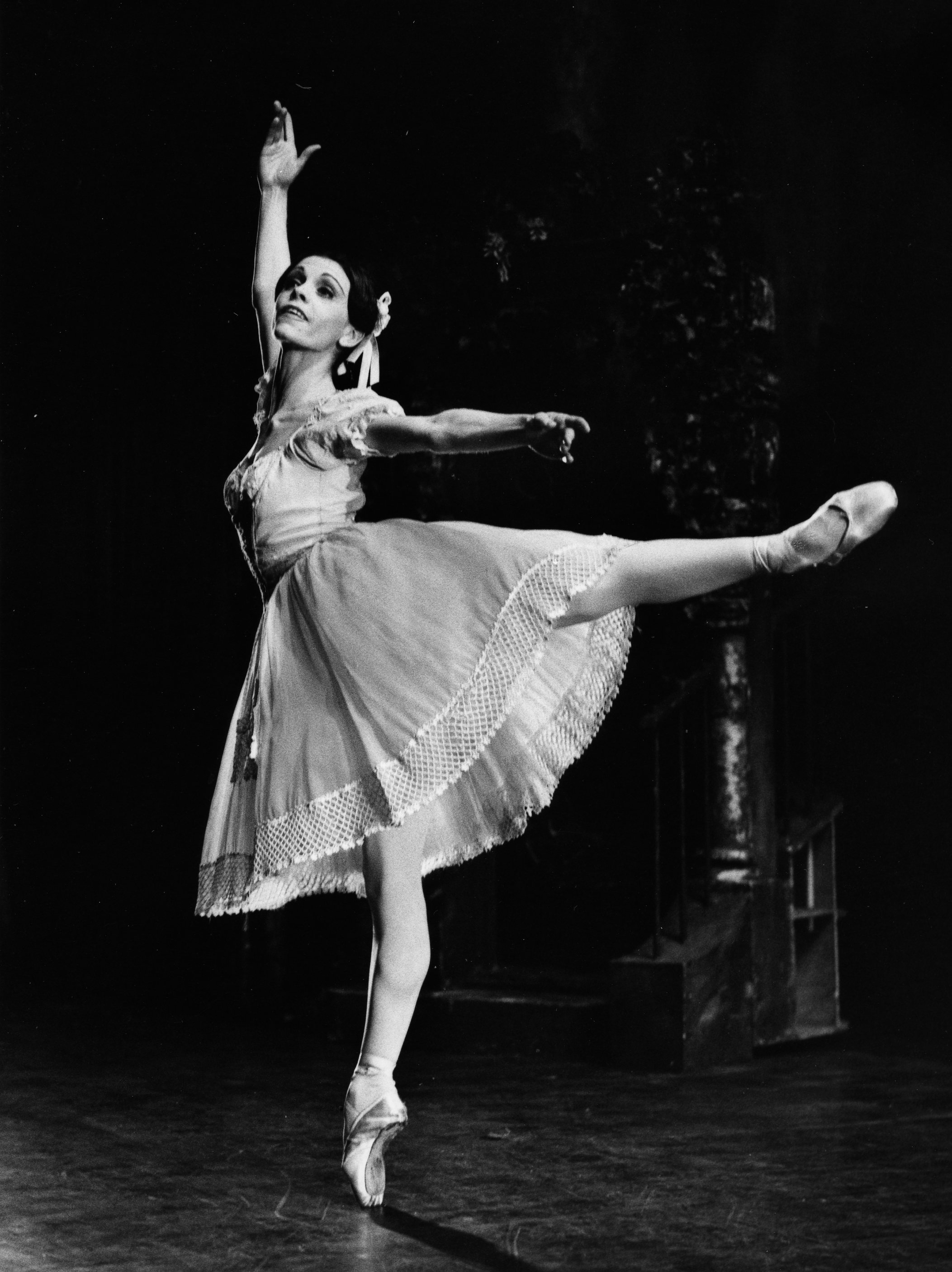 Bliv oppe Mob vejspærring English National Ballet on Twitter: "Earlier this week, the great Italian  ballerina Elisabetta Terabust passed away, at the too young age of 71. She  danced with us (as London Festival Ballet) from