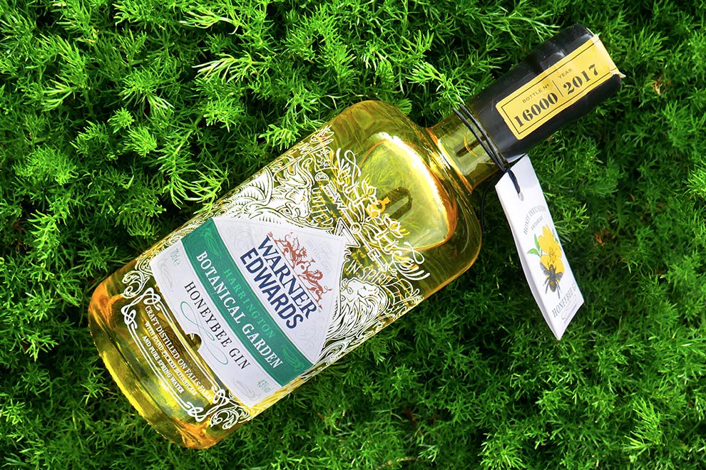 It’s competition time! Simply RT this tweet and follow both us &amp; @Warner_Edwards for your chance to win a bottle of their unique Honeybee Gin! They’ll be serving a free Gin &amp; Tonic at our Early Spring Plant Fair Late event this Monday too! More info here: rhs.org.uk/shows-events/r…