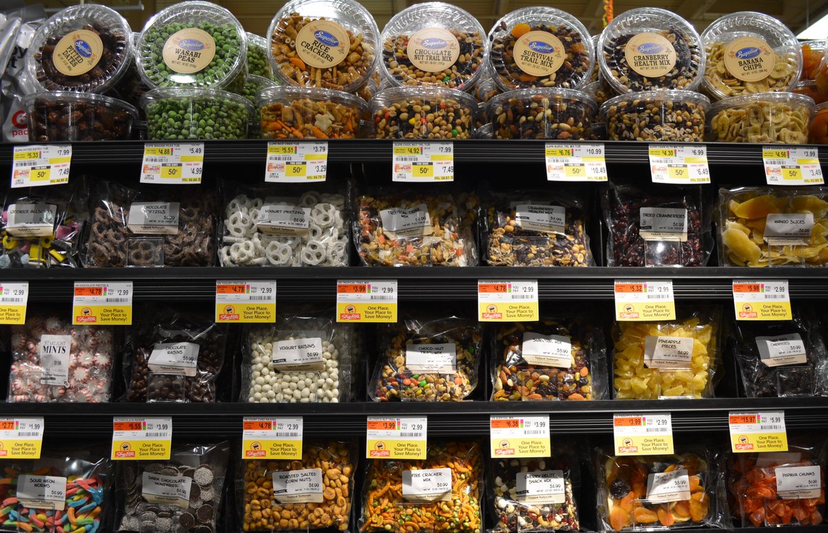 HSpopdisplay's tweet image. @ShopRiteStores candy aisle looks "sweet" with our EZ Load system in it!

@acmemarkets @raleys @Walgreens @AldiUSA @WinCoFoods @SaveMart @meijer 
#EZload #shelving #marketingsolutions