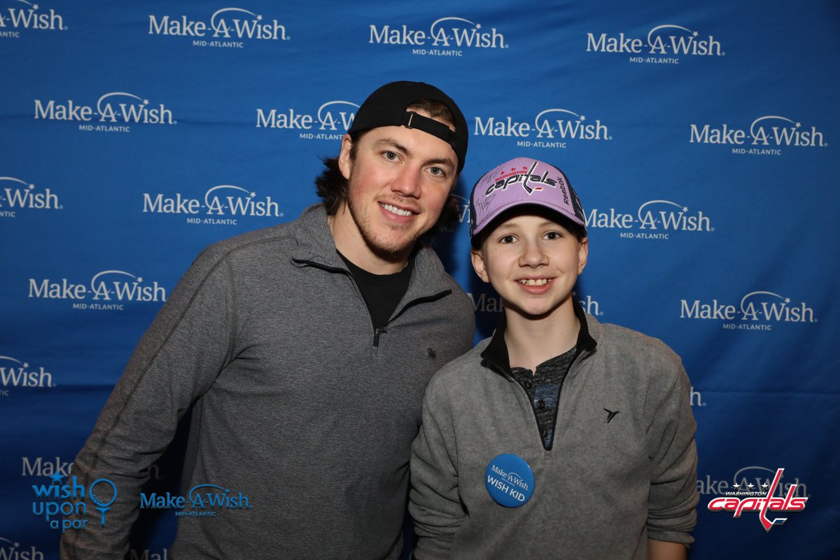 WishMidAtlantic's tweet photo. Thank you @TJOshie77 for coming out to #WishUponAPar! @Capitals @CapitalsPR https://t.co/cEP2D0o5LG
