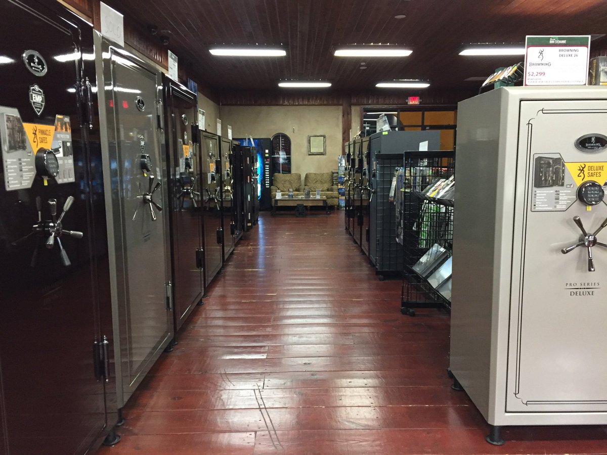 FLGX's tweet photo. Looking for a safe to secure your firearms? Look no further! Florida Gun Exchange is central Florida's only Approved Browning Prosteel Series dealer! #browning #prosteel #safes #gunsafe #browningprosteel #proseries #safedealer #gunsafes #2a #guns #freedom #security https://t.co/cyc4NzhHBj
