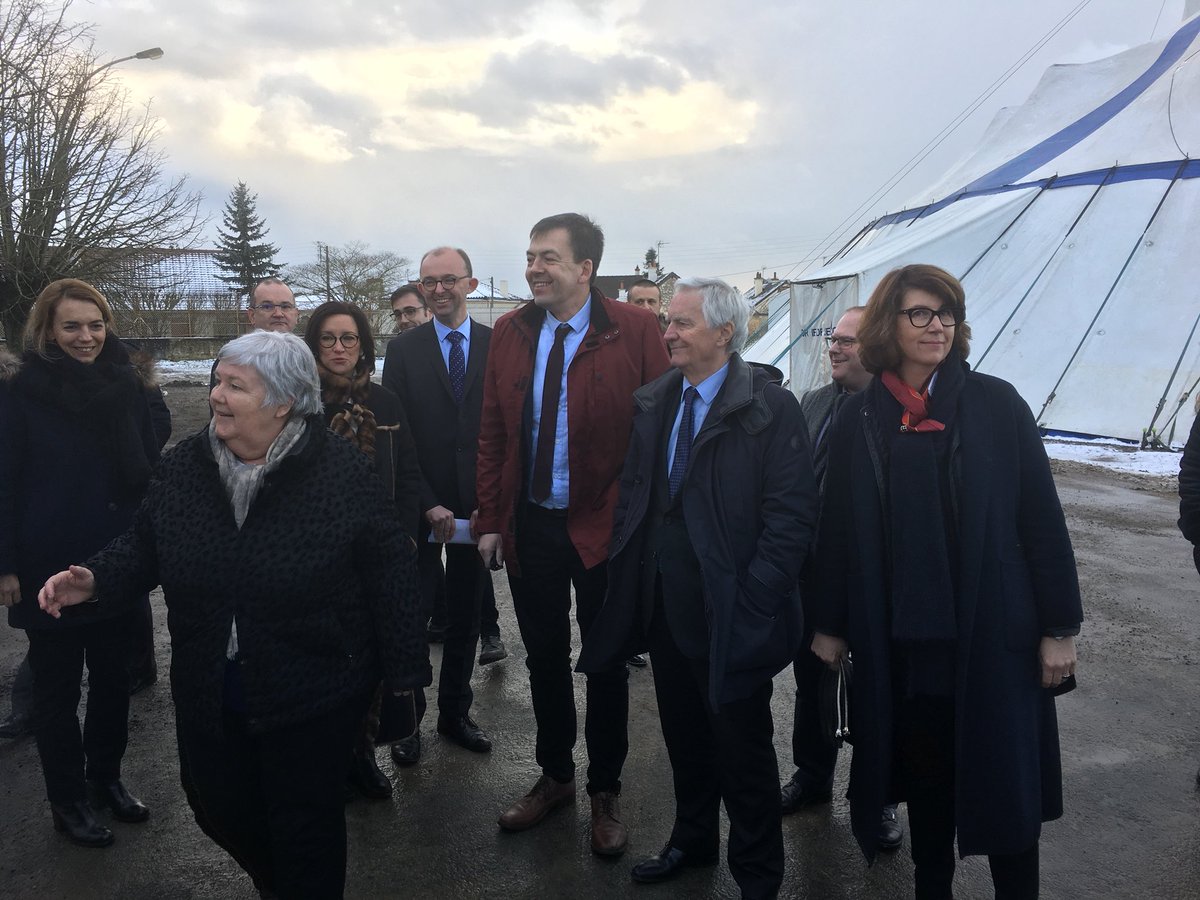 jpabelin's tweet photo. Visite de @j_gourault Ministre auprès du Ministre de l’intérieur du pôle petite-enfance de Scorbé-Clairvaux cofinancé par l’Etat #HColin #LJuge puis du futur site d’implantation du commissariat de police #Châtellerault sur l’ex caserne de Laage# 2M€ hors terrain et bâtiment https://t.co/jAiy641Gut