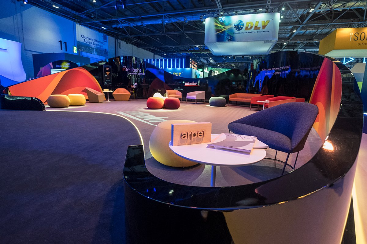 arperofficial's tweet photo. Arper was in London with #LC_Architects to furnish the new #IconicLounge of the award winning #IconicPavilion presented at ICE London from 02.06 to 02.08 for Intralot. #Colina, #Saari, #Pix, #Dizzie were selected to enhance the visitors’ experiential and immersive journey. https://t.co/kBpNzNjdhk
