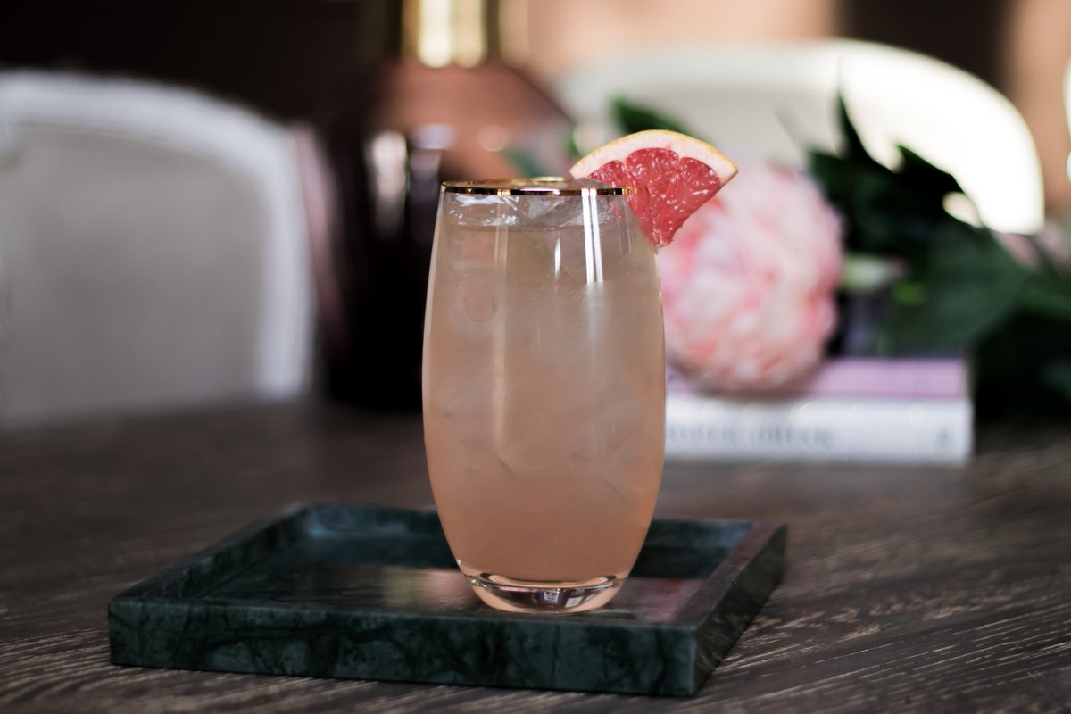 StructubeUSA's tweet photo. This year, spritz up your Valentine's day with a cocktail! 💕✨ Click here to find the recipe > https://t.co/tFFa5o5V1e https://t.co/d2m8rv3uQX