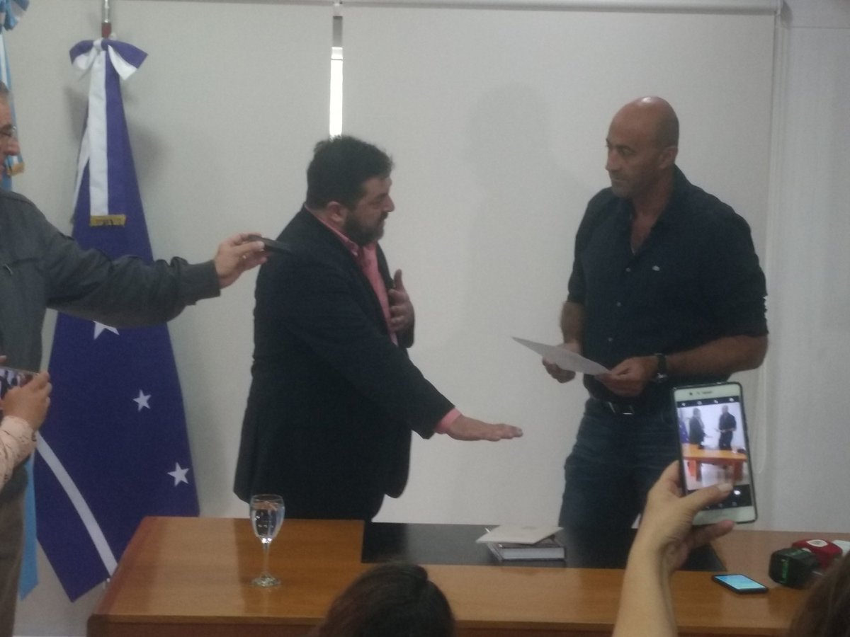 pereyramuller01's tweet photo. Acompañando al amigo @eafara en su asuncion como Secretario de Coordinación @MuniRio3 Felicitaciones ! https://t.co/0dNWXZ9KB7