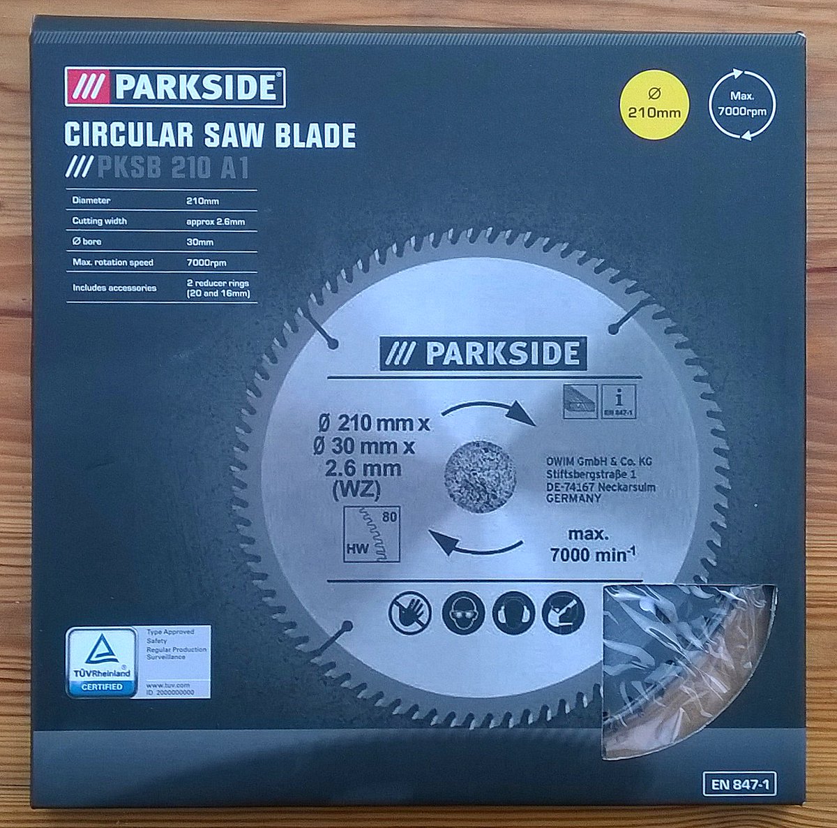 Eugenome's tweet photo. Some nice fine pitch circular saw blades in @lidl_ireland this week. A choice of 60 and 80 tooth versions available - Ideal for cutting e.g. worktop without chipping/splintering. #woodwork #HomeImprovement #PowerTools #tools #powersaws #KitchenDesign https://t.co/vC3WqbO5D6