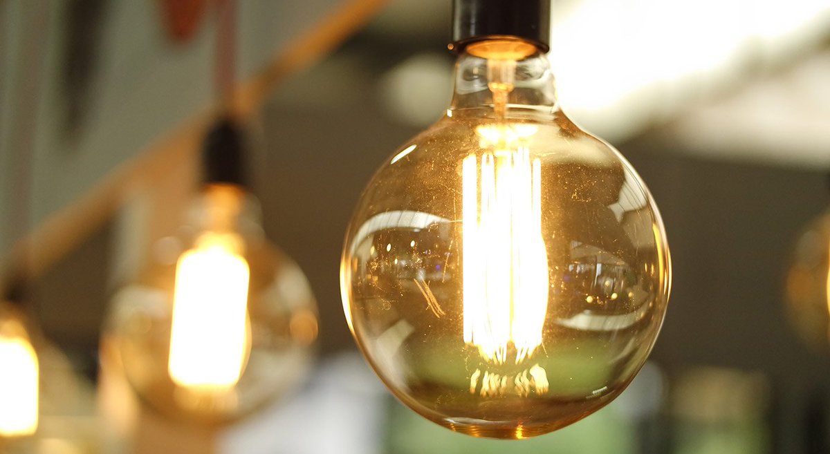easyprets's tweet photo. «Une #maison #écoénergétique est une maison qui #pollue moins, mais surtout, (...) qui coûte moins en #consommation d’#énergie.» 11 choses à savoir sur les maisons écoénergétiques. #MultiPrets https://t.co/epILlP6hAt https://t.co/mKklcrco72