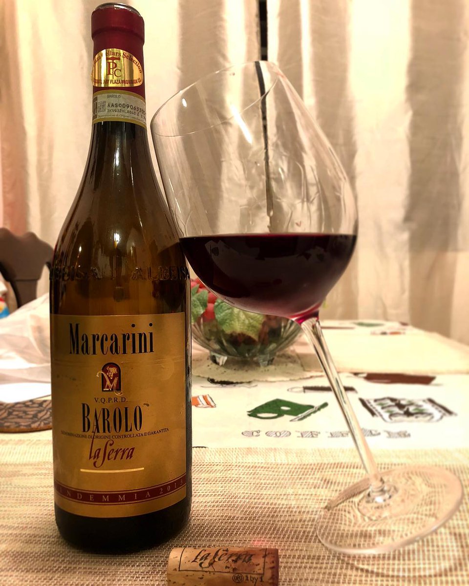 We ❤️ how <a href="/iraruiz/">Irlanda</a> spends his Friday night! Cheers to all #winelovers out there!
