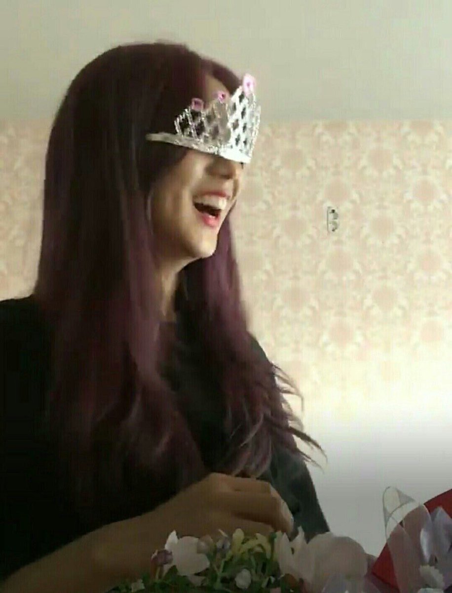 lowqualjisoo's tweet photo. Are you ok there 😂 

#JISOO #지수 #BLACKPINK #블랙핑크 https://t.co/e4s9c2rqmo