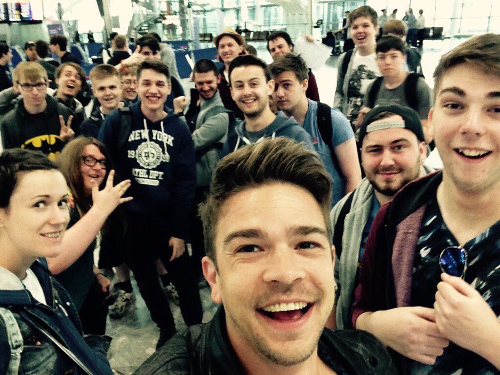 miba_warburton's tweet photo. So it’s my last day @RizingGamesUK @CRC_College it’s been huge fun and dreams achieved! Keep making awesome games people and I’ll see you all soon! #gamesdev #YGD #unity3d #PSFirst 👾❤️🦄 https://t.co/pRe6Xh12de