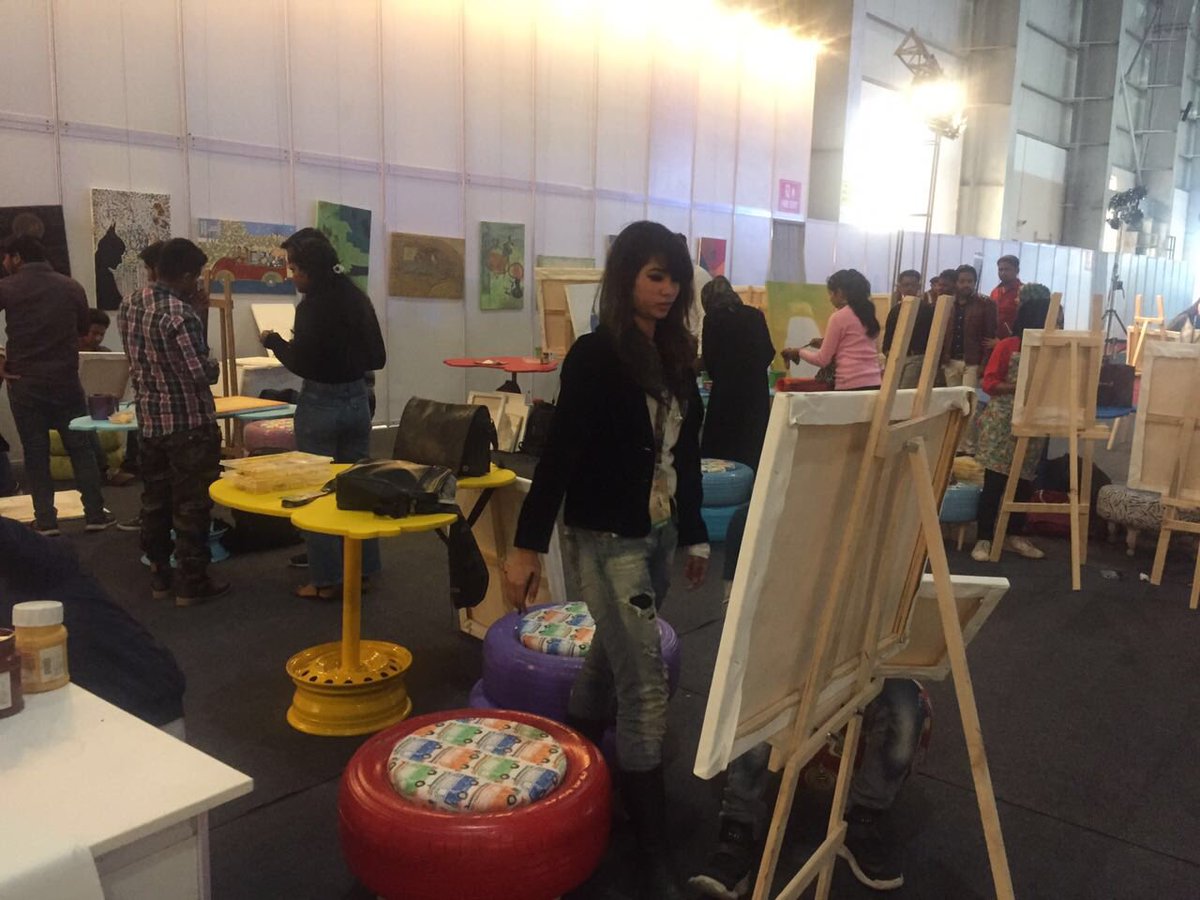 AEMotorShow's tweet photo. #Checkout this beautiful blend of art and technology displayed in the special zone at hall 12. This display by #cartists is truly a sight to behold. Draw your own canvas & explore the cartist in you at #AETMS18 https://t.co/5omDY0oDqD