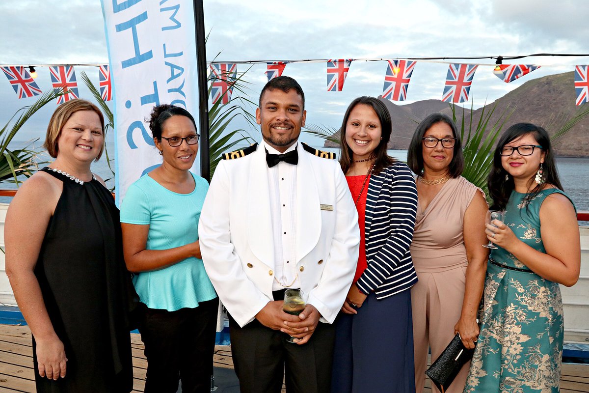 lisahonan07's tweet image. All aboard for the last time. #RMSStHelena